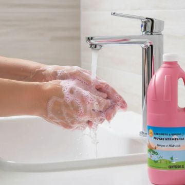 SABONETE LIQUIDO FRUTAS VERMELHAS 2L - J LIMPEZA